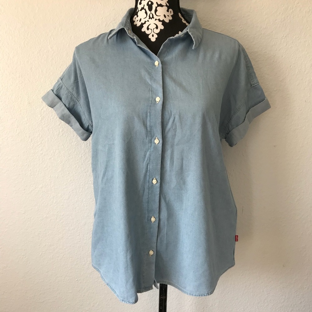 Levi's chambray button up top